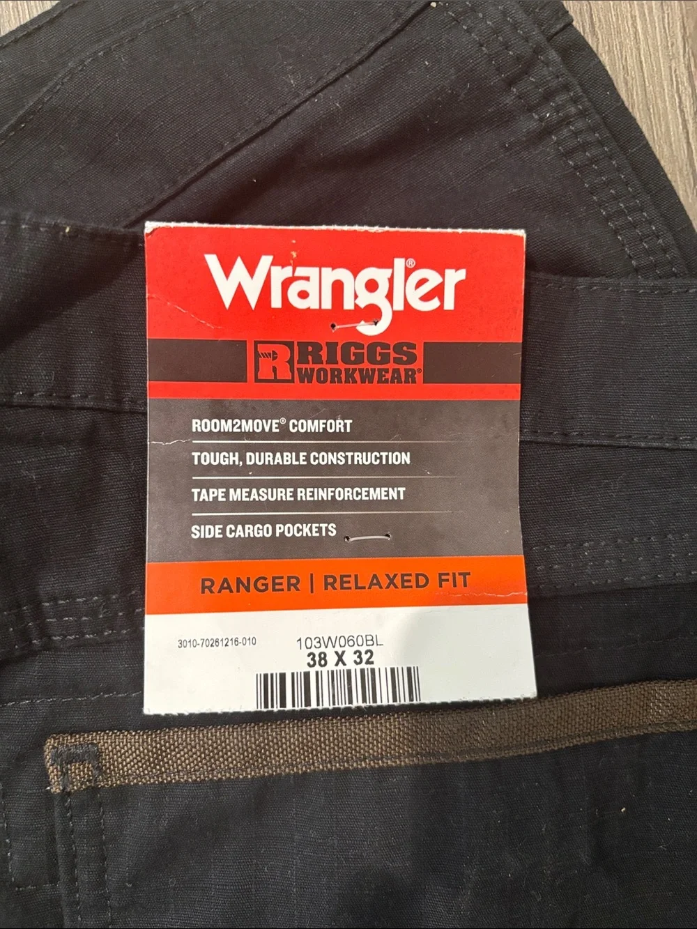 Wrangler RIGGS Men’s Black Cargo Pants with Utility Pockets - Picture 2 of 6